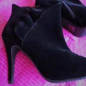 Ankle High Heels Black Velvet Booties